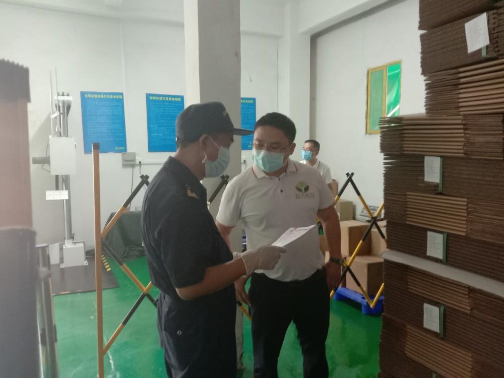 海关人员到厂查验危险货物包装——差异化合格评定模式下，符合条件的批次可通过审单验证快速放行