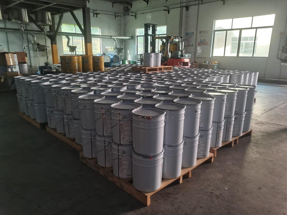化工品出口包装实拍（塑料桶+危包标识+托盘）